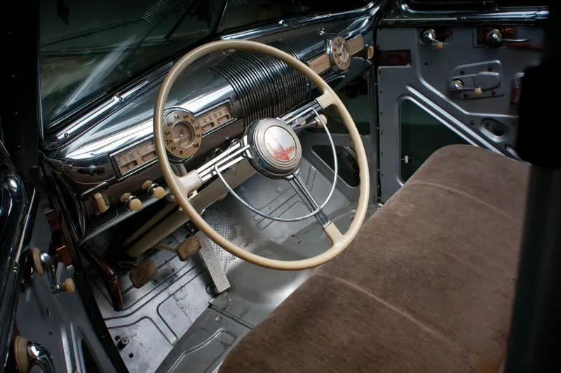 1939-pontiac-plexiglass-ghost-car-see-through-15