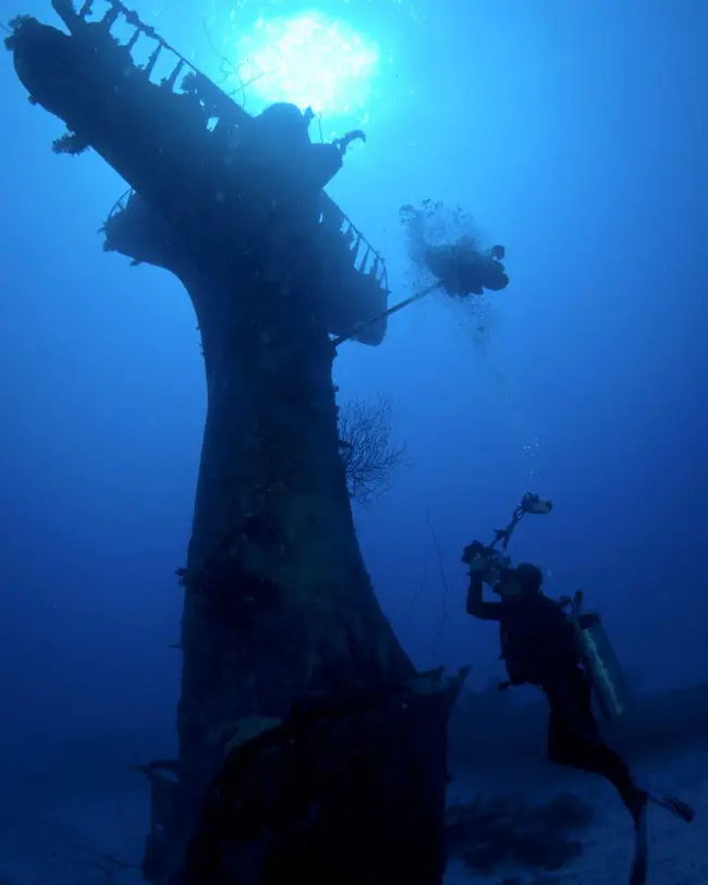 Here’s-what-World-War-II-planes-now-look-like-in-their-underwater-graves7-650x813