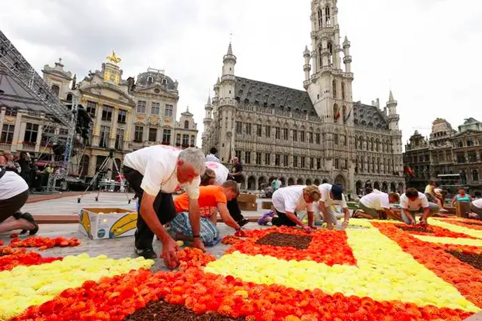 Grand-Place-Flower-Carpet-Brussels-Belgium-2