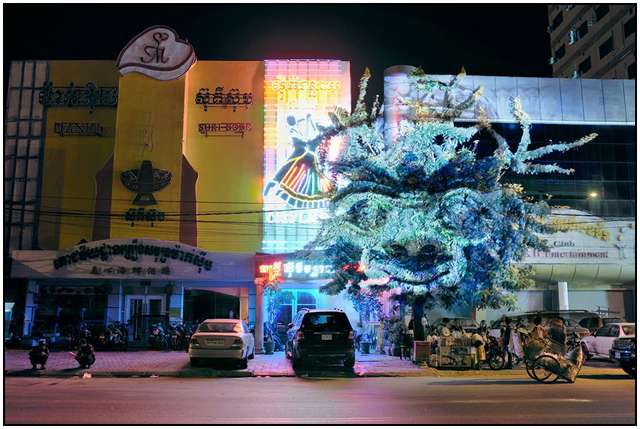 Haunting-3D-Projections-on-Trees-of-Paris-and-Cambodia-2