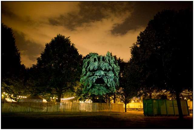 Haunting-3D-Projections-on-Trees-of-Paris-and-Cambodia-8