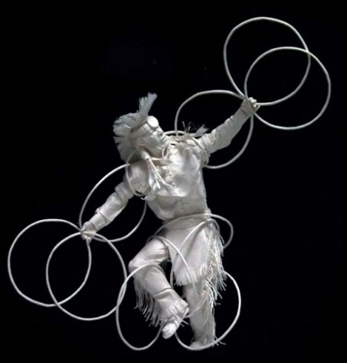 creative_sculptures_made_by_paper_indian_dancer