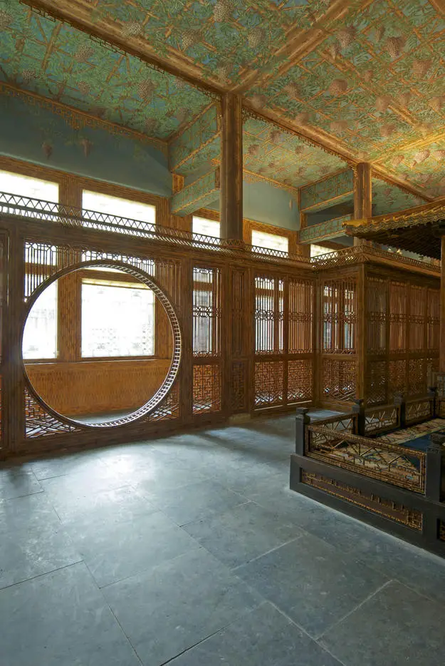 Country: China Site: Juanqinzhai Caption: Post-restoration theater room gate Image Date: 2008 Photographer: Jia Yue, Palace Museum Provenance: related to Scala book Original: from WMF to be filed
