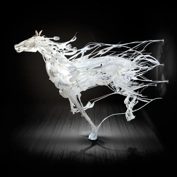 sayaka-ganz-i-recycle-used-plastic-into-sculptures4-600x600