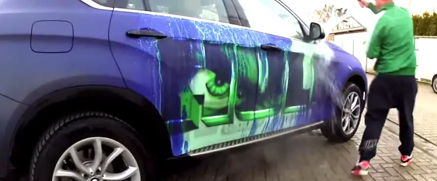 Pour-hot-water-over-this-BMW-X6-and-say-hello-to-Hulk